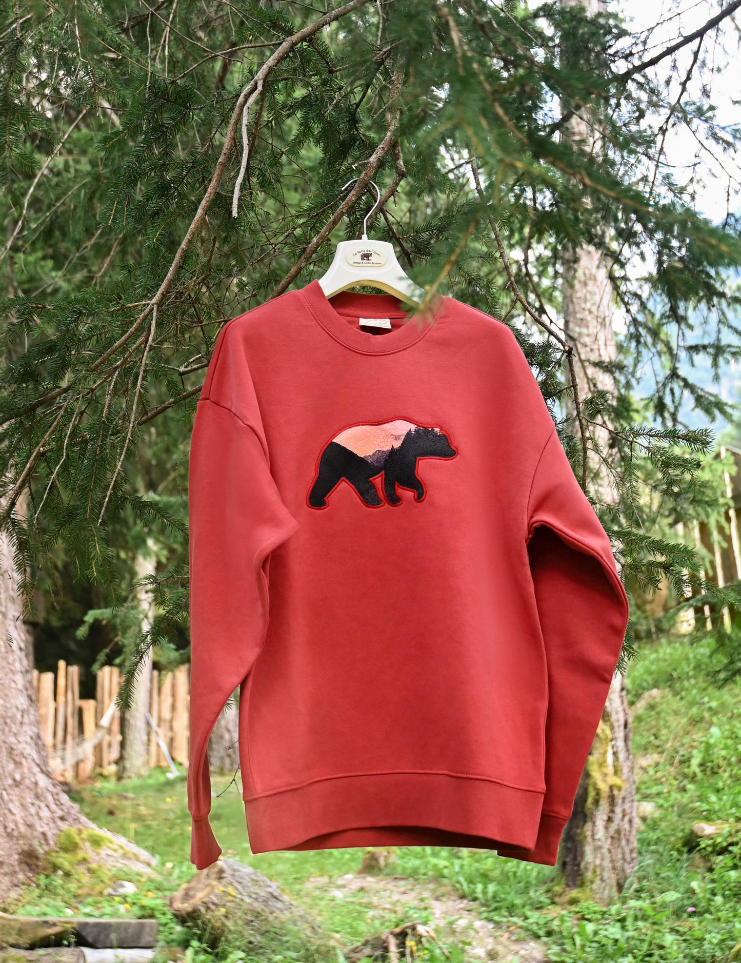 FELPA GIROCOLLO TERRACOTTA RED "BLES POSTCARD" RICAMATA