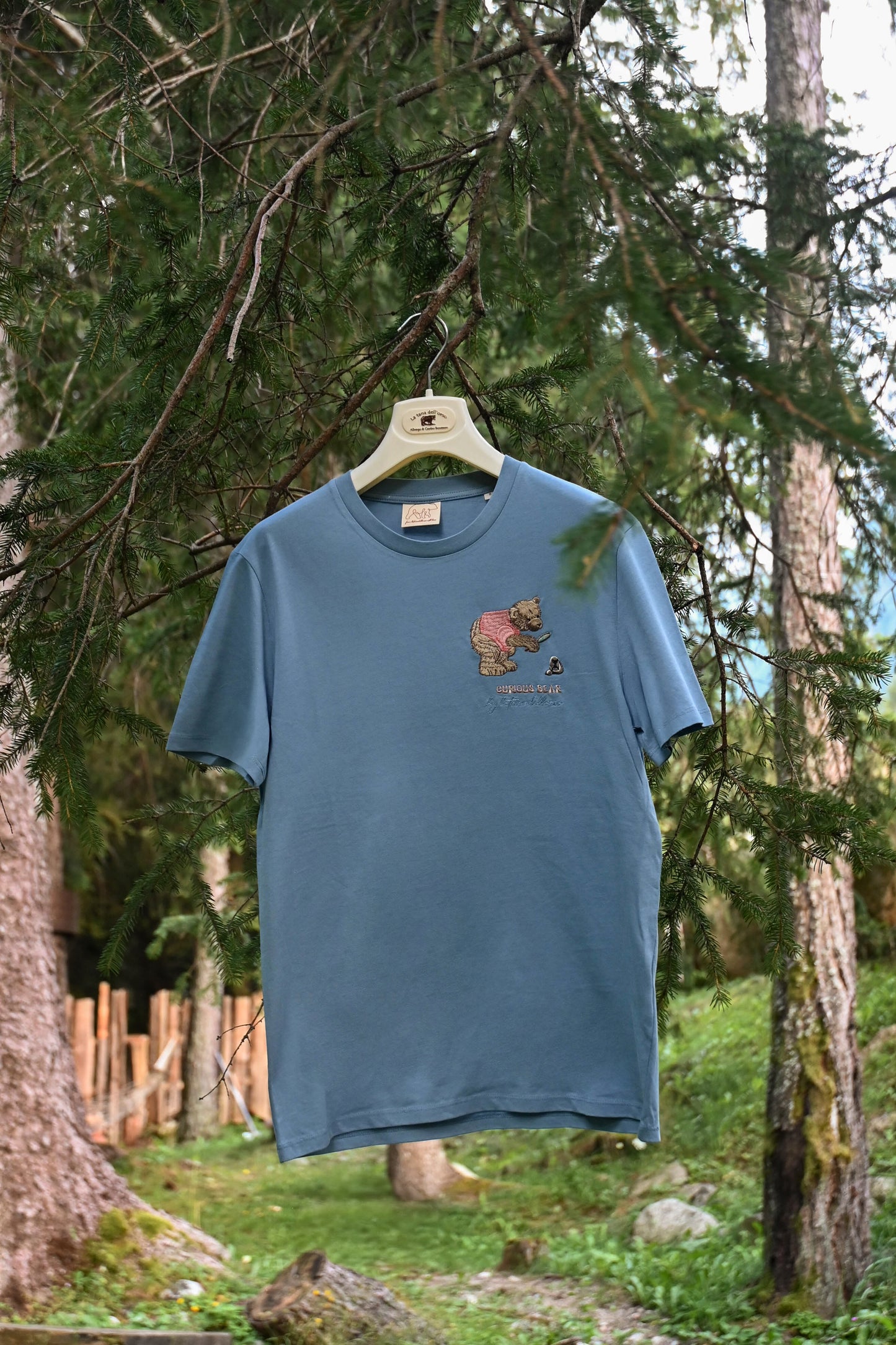 T-SHIRT GIROCOLLO CON RICAMO A CUORE