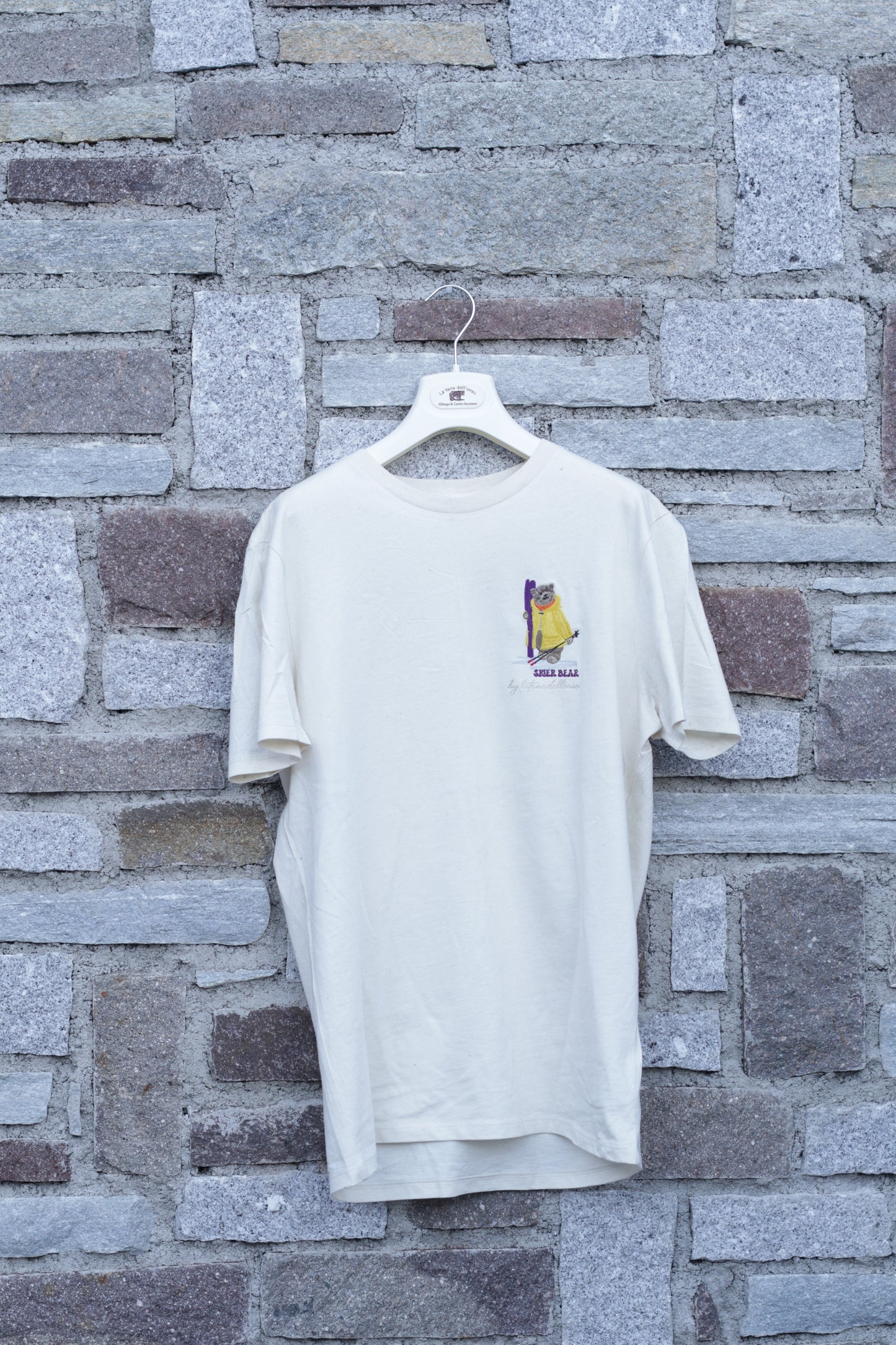 T-SHIRT GIROCOLLO CON RICAMO A CUORE