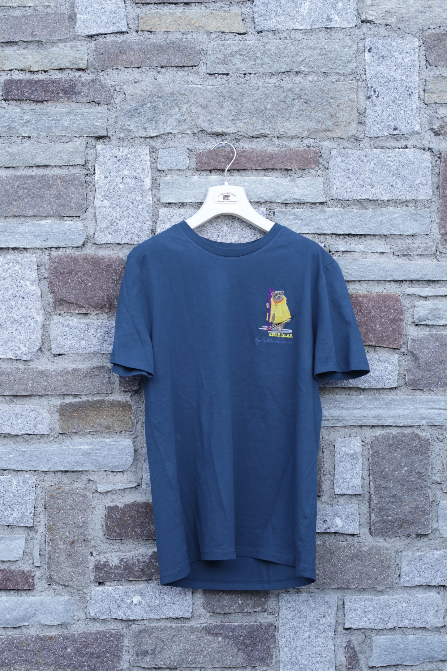 T-SHIRT GIROCOLLO CON RICAMO A CUORE