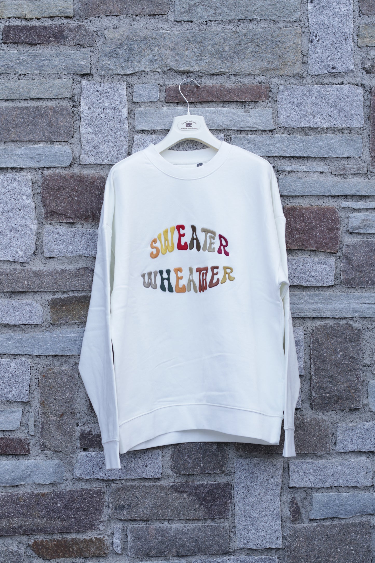 FELPA GIROCOLLO CON RICAMO 3D